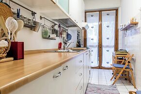 JOIVY Quiet Apt w Terrace in Beautiful Area