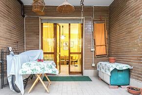 JOIVY Quiet Apt w Terrace in Beautiful Area