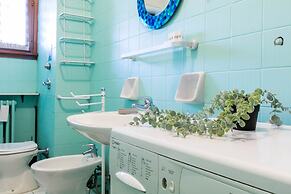 JOIVY Quiet Apt w Terrace in Beautiful Area