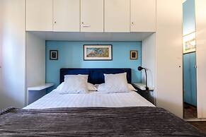 JOIVY Quiet Apt w Terrace in Beautiful Area