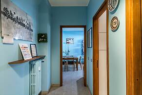 JOIVY Quiet Apt w Terrace in Beautiful Area