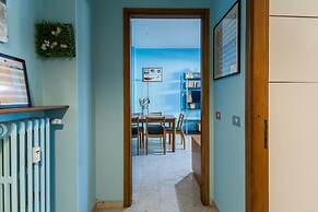 JOIVY Quiet Apt w Terrace in Beautiful Area