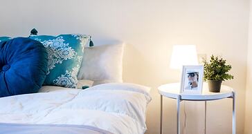 JOIVY Big Wooden Apartment for 6 near Milano Center