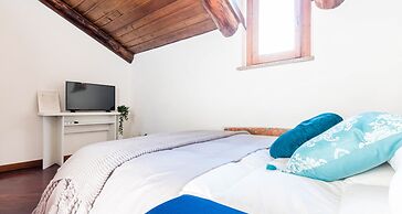 JOIVY Big Wooden Apartment for 6 near Milano Center