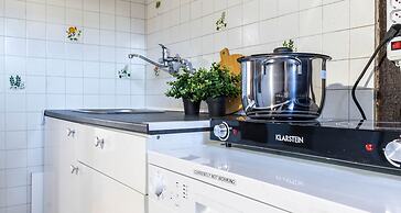 JOIVY Big Wooden Apartment for 6 near Milano Center