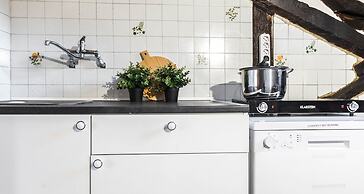 JOIVY Big Wooden Apartment for 6 near Milano Center