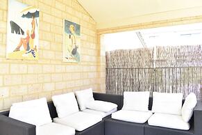 Comfortable 2 Bedroom With Serene Garden
