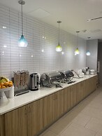 La Quinta Inn & Suite by Wyndham Lake City