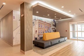 La Quinta Inn & Suite by Wyndham Lake City