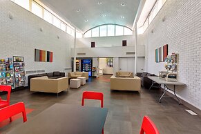 HI Edmonton - Hostel