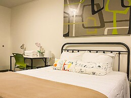 HI Calgary City Centre - Hostel