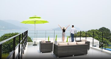 Geoje Star Marine Pool Villa Pension - V