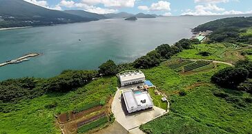 Geoje Star Marine Pool Villa Pension - F