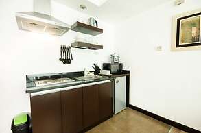 Lancaster Hotel by Central Flats