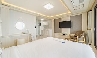 Yeosu Sunset Hostel and Pension