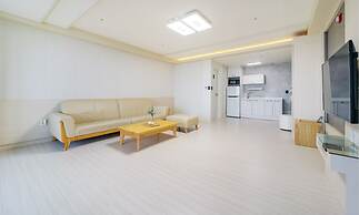 Yeosu Sunset Hostel and Pension