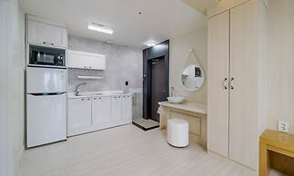 Yeosu Sunset Hostel and Pension