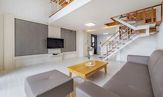 Yeosu Sunset Hostel and Pension