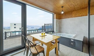 Yeosu Sunset Hostel and Pension