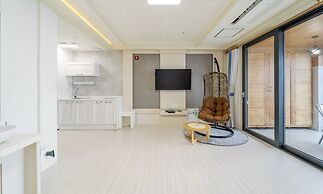 Yeosu Sunset Hostel and Pension