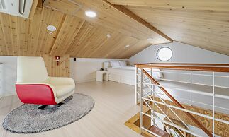 Yeosu Sunset Hostel and Pension