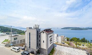 Yeosu Sunset Hostel and Pension