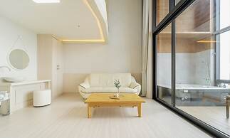 Yeosu Sunset Hostel and Pension