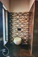 Greetoe Celebration Van Vilas