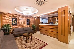 Himalayan Suite Hotel