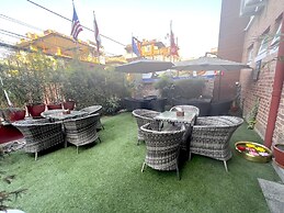 Himalayan Suite Hotel