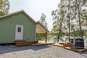 Peace and Privacy Travel - Aulanko Lake Hide-out