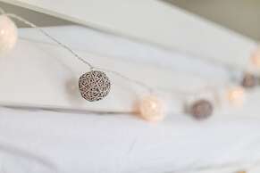 The Hollywood Beautiful 3 Bedroom House