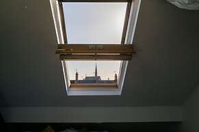 The Hollywood Beautiful 3 Bedroom House