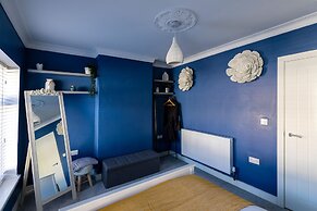 The Hollywood Beautiful 3 Bedroom House