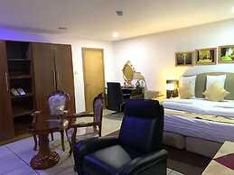 The Autograph Executive Hotel