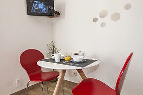 A38 - Rising Sun Top-Floor Flat