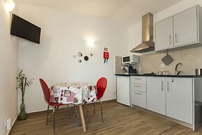 A38 - Rising Sun Top-Floor Flat