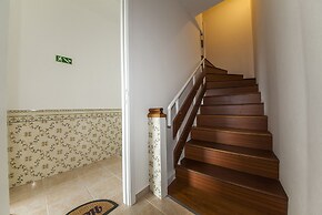 A38 - Rising Sun Top-Floor Flat