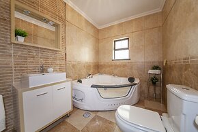B17 - The Stunning Seaview Apartment