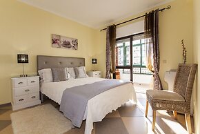 B17 - The Stunning Seaview Apartment