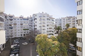 B17 - The Stunning Seaview Apartment