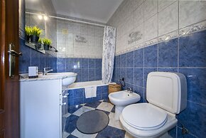 B47 - Walkway Beachview Place