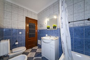 B47 - Walkway Beachview Place