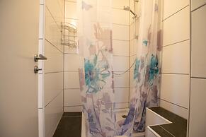 Tolstov-Hotels Convenient 4 Room Apartment