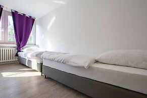 Tolstov-Hotels Convenient 4 Room Apartment