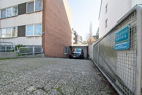 Tolstov-Hotels Convenient 4 Room Apartment