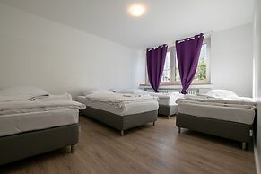 Tolstov-Hotels Convenient 4 Room Apartment
