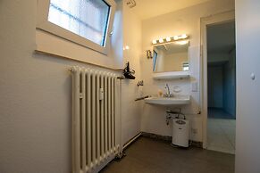 Tolstov-Hotels Convenient 4 Room Apartment