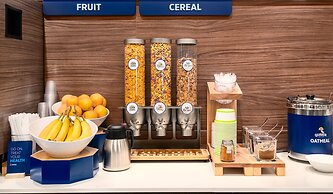 Holiday Inn Express & Suites Brandon by IHG