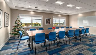 Holiday Inn Express & Suites Brandon by IHG